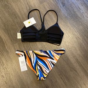 Hurley and body glove swimsuit pieces size s/m